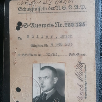 Rare SS ID card with Allgemeine Uniform photo.