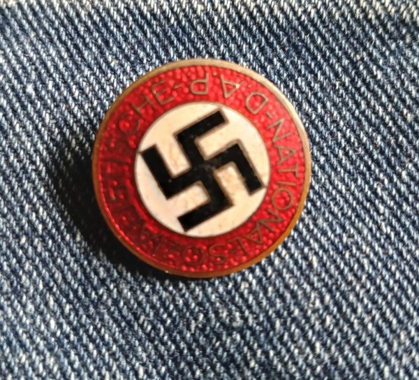 Enamel Nazi Party Members badge.
